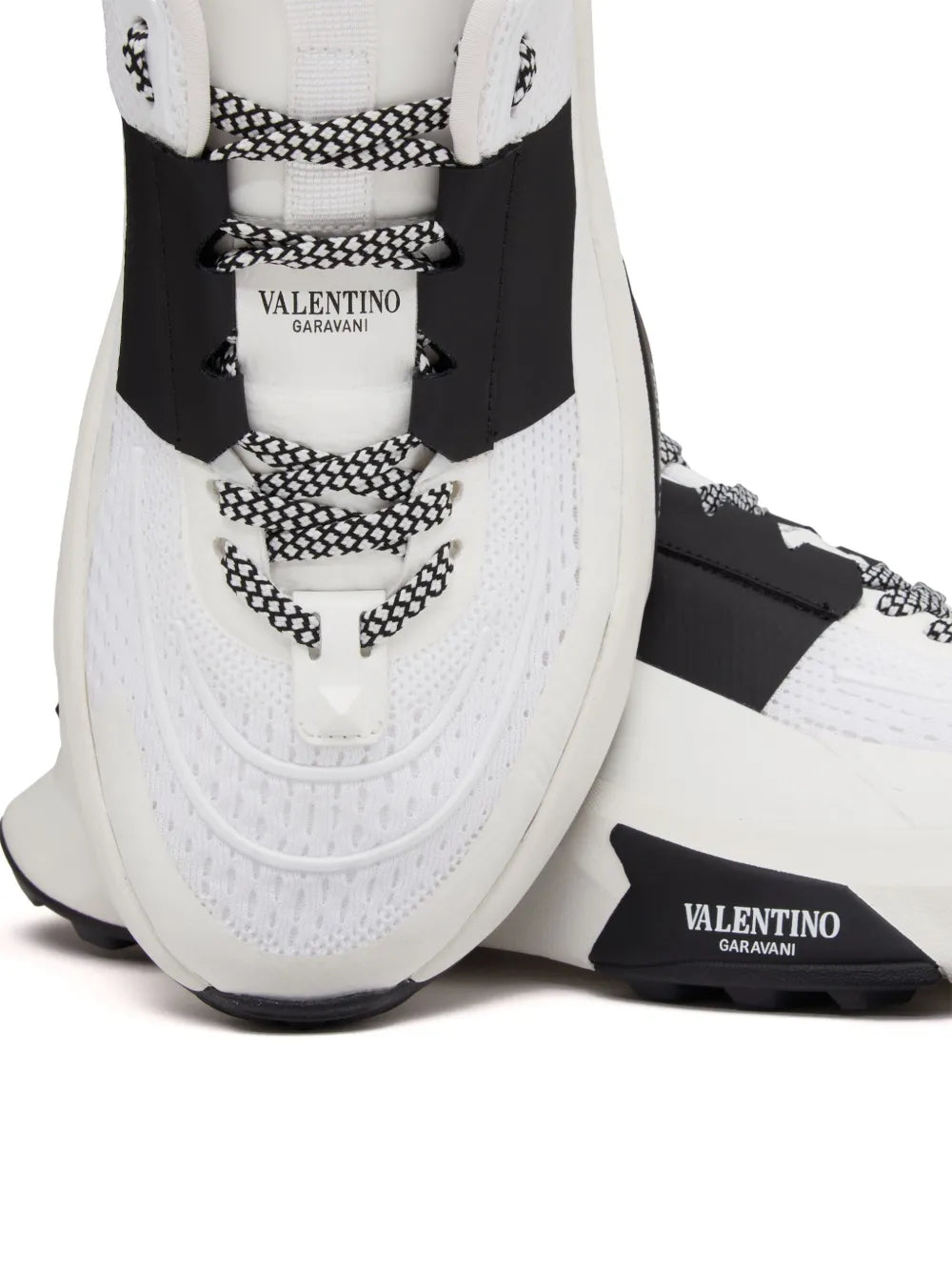 Valentino Garavani tenis True Act con paneles | Image 5